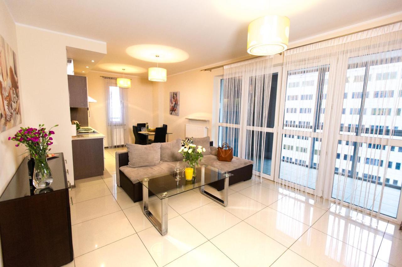 Pcd Aparthotel Wola Varsavia Esterno foto