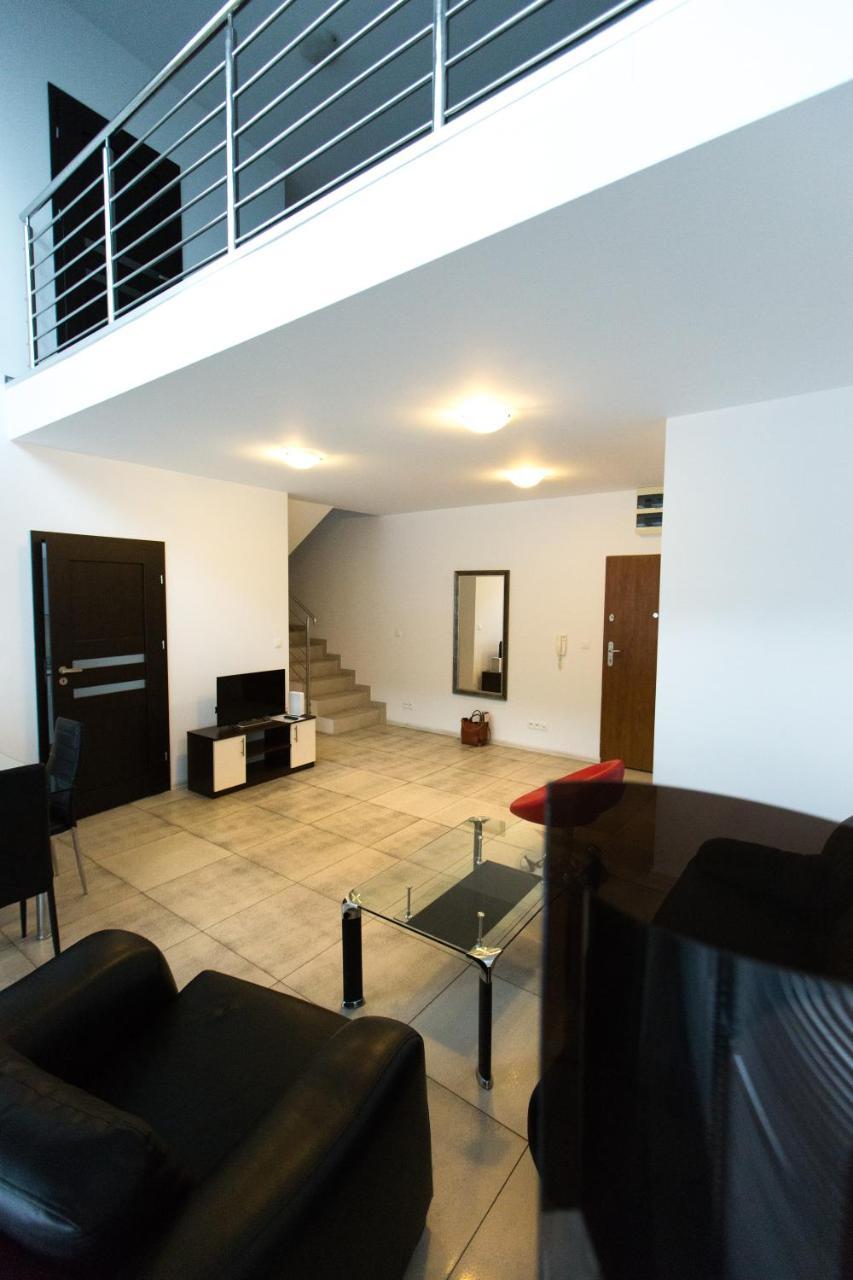 Pcd Aparthotel Wola Varsavia Esterno foto