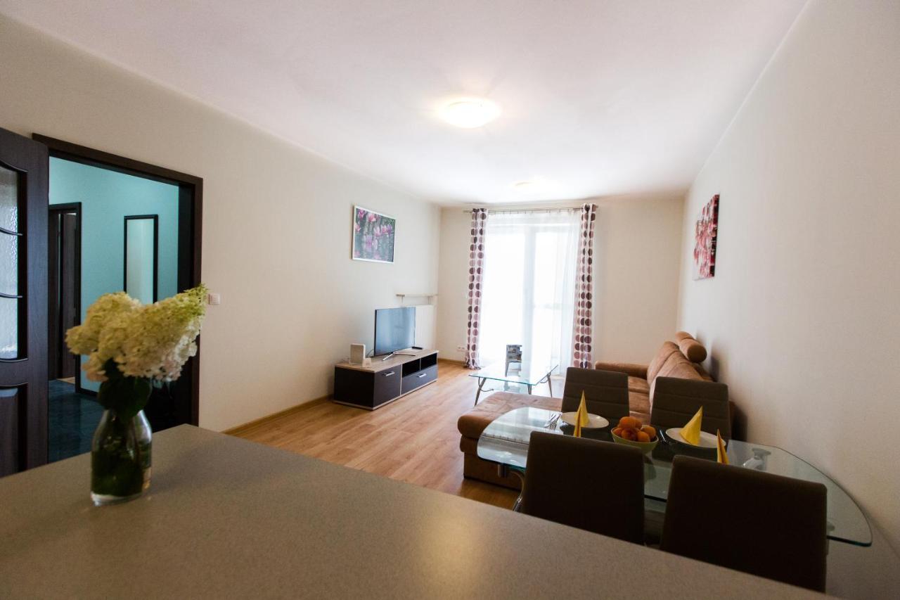 Pcd Aparthotel Wola Varsavia Esterno foto